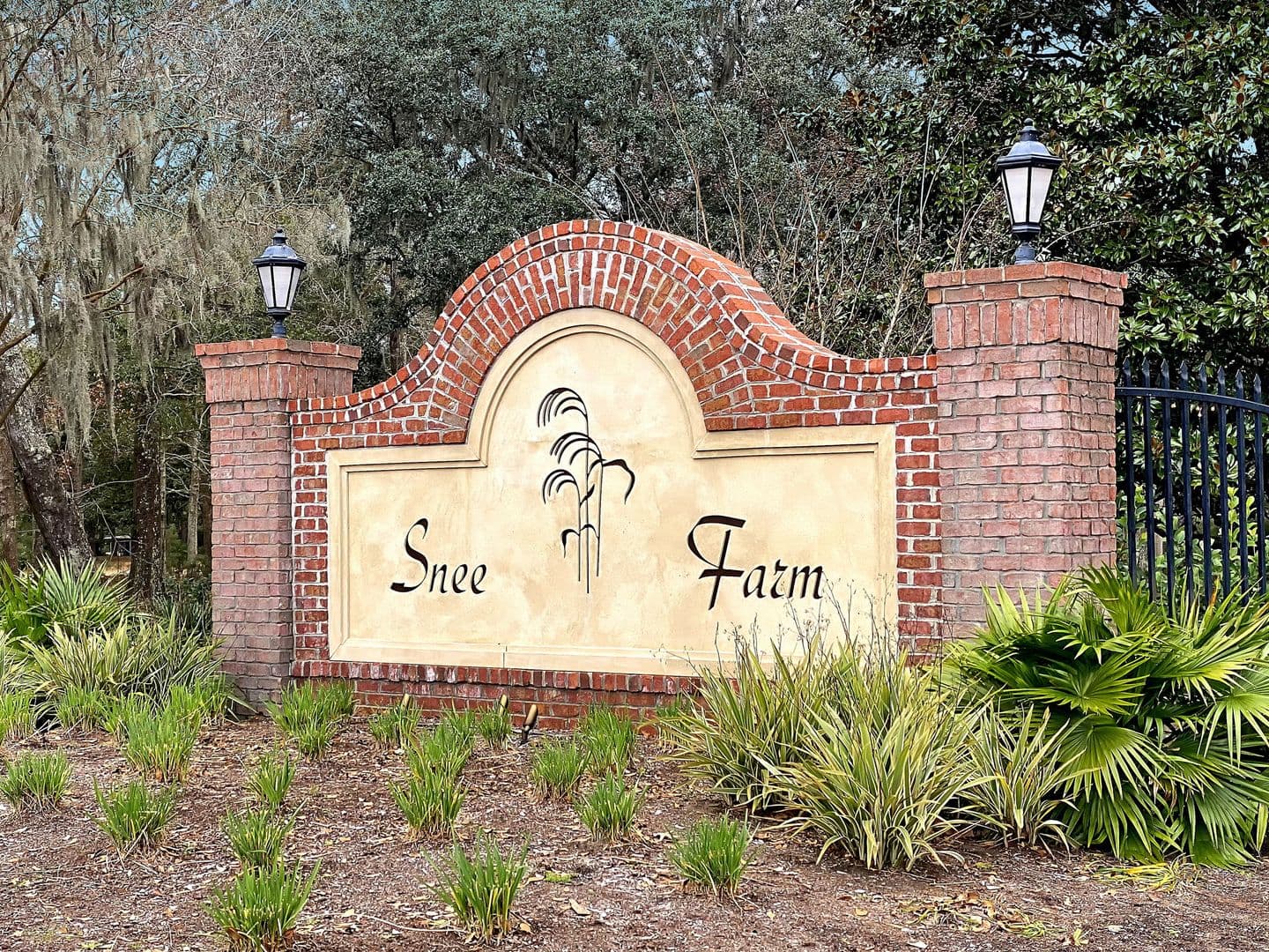 Mt Pleasant House: 1105 Hidden Cove Dr