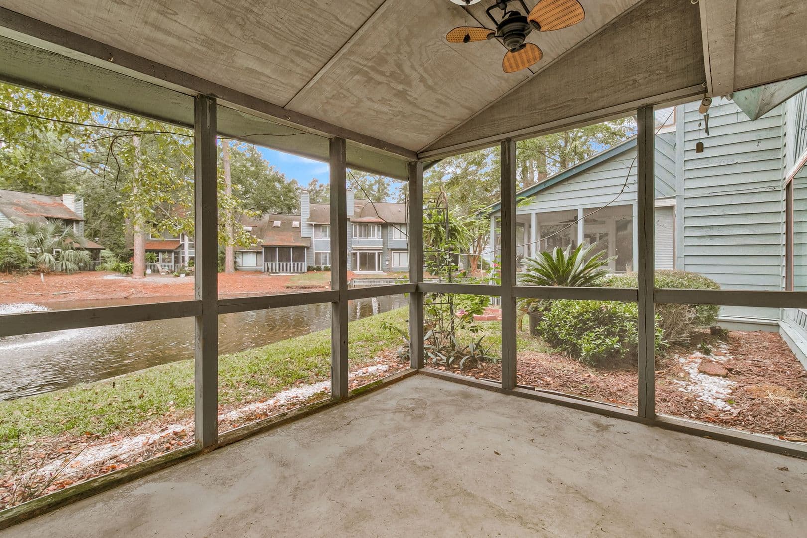 Mt Pleasant House: 1105 Hidden Cove Dr