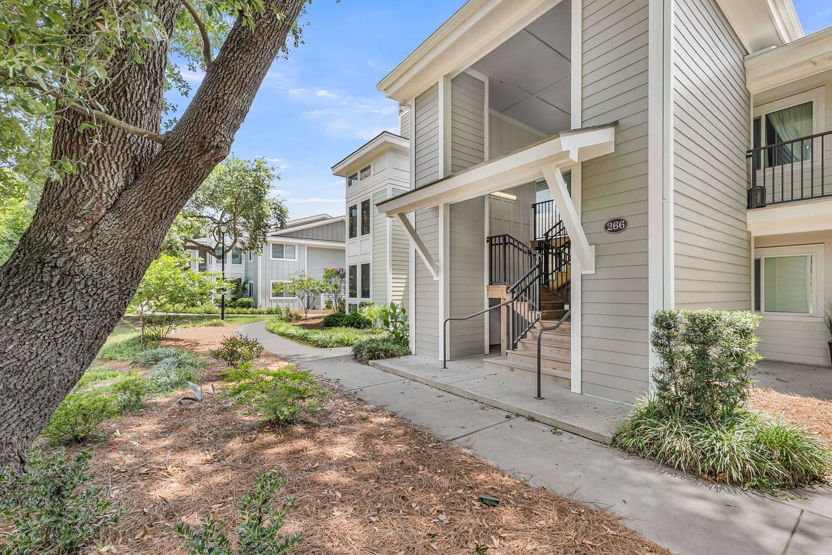 Mount Pleasant Condo: 266 Alexandra Dr, Unit 11