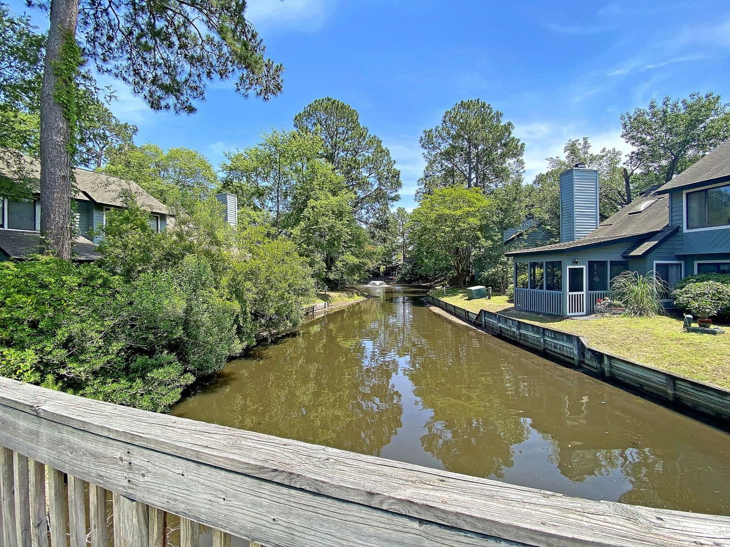 Mt Pleasant House: 1105 Hidden Cove Dr