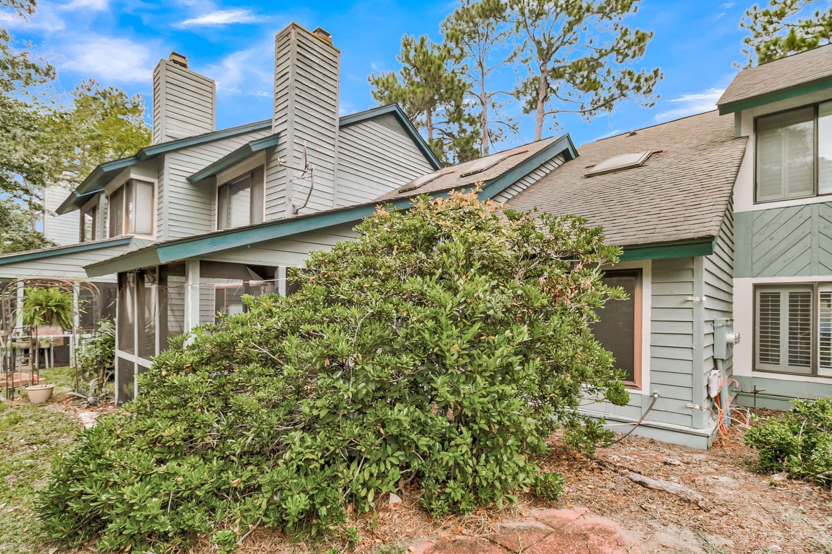 Mt Pleasant House: 1105 Hidden Cove Dr