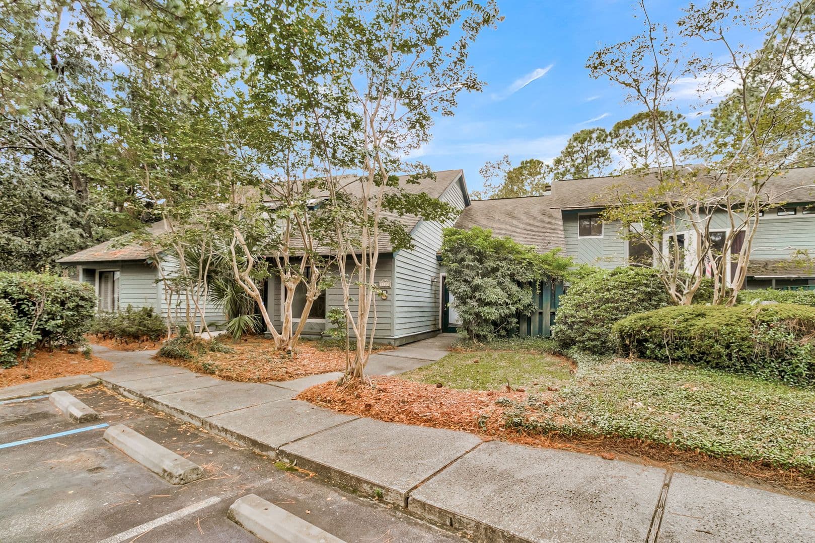 Mt Pleasant House: 1105 Hidden Cove Dr