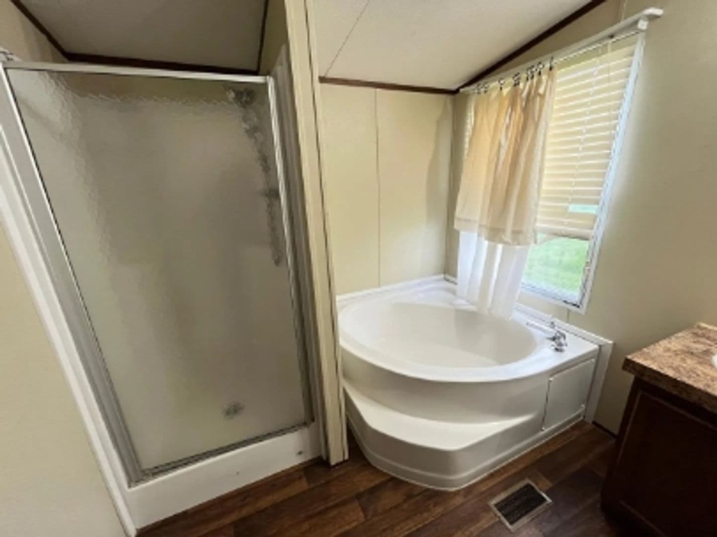 Corsicana House: 5260 SWCR 1140