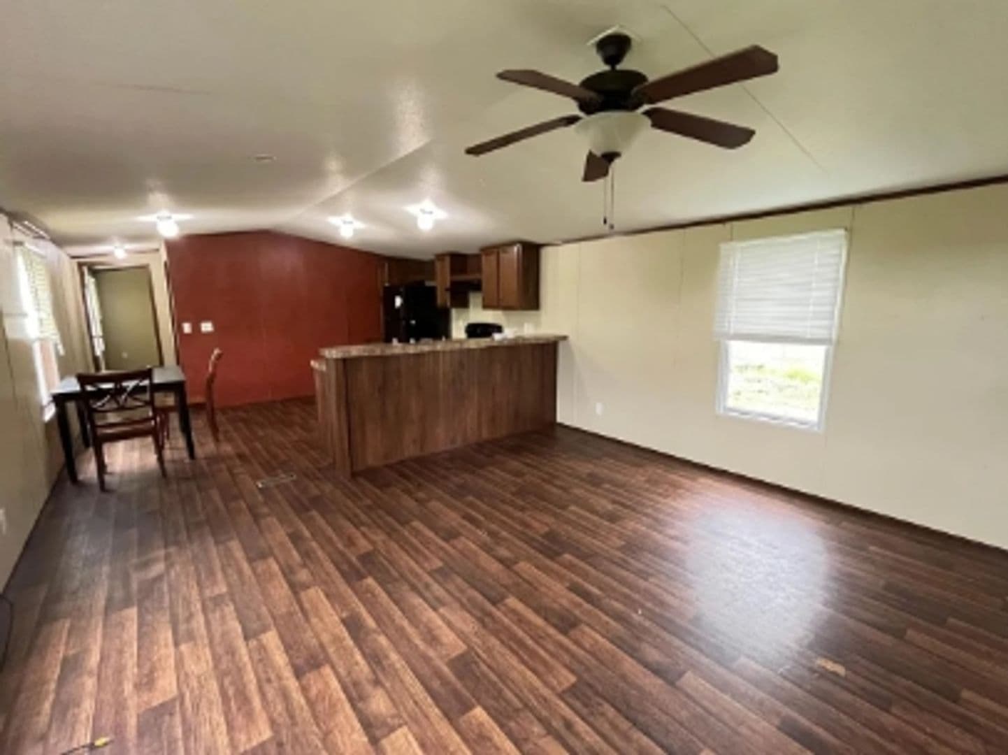 Corsicana House: 5260 SWCR 1140