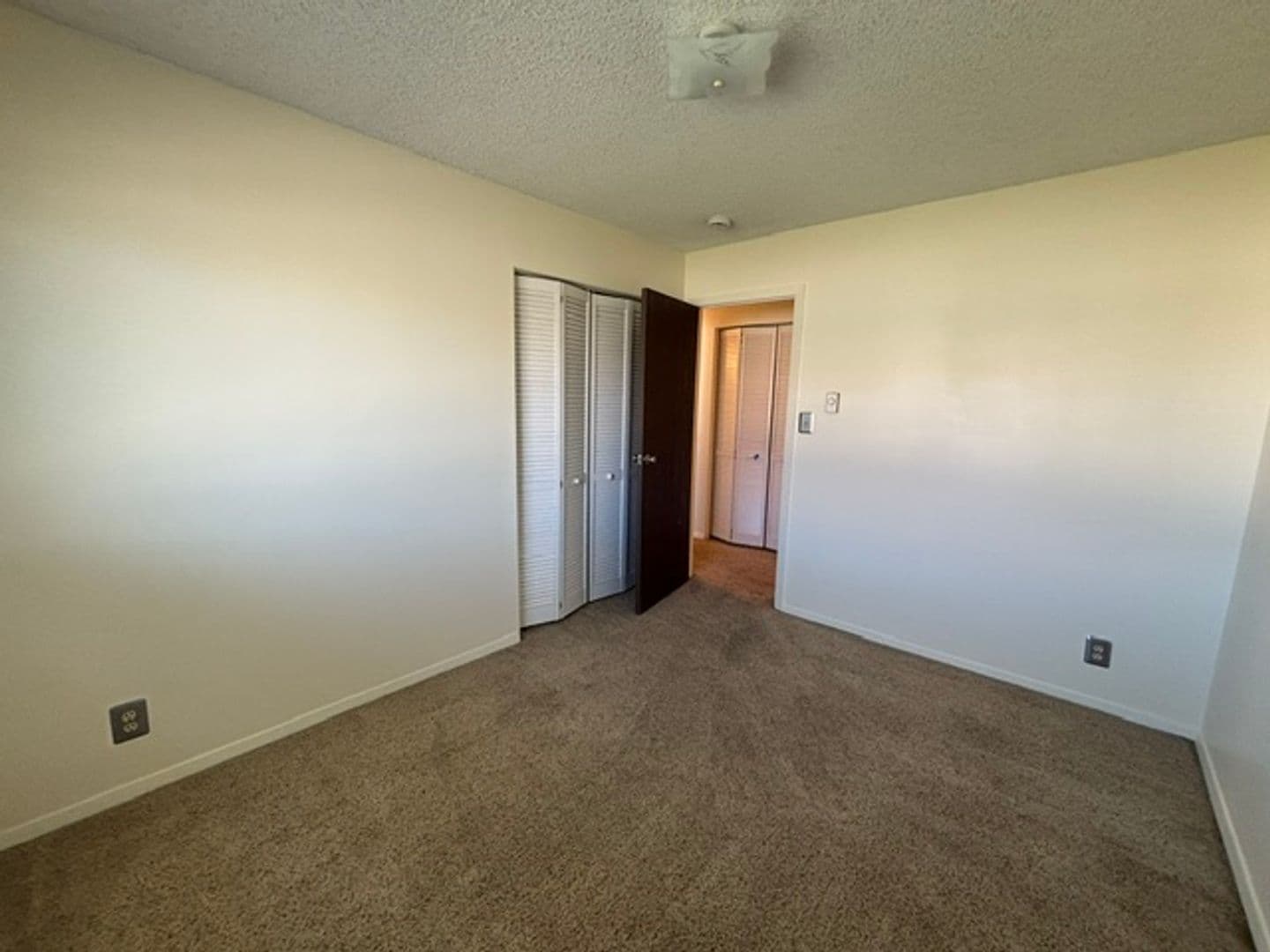 Cheyenne Apartment: 402 Miller Lane
