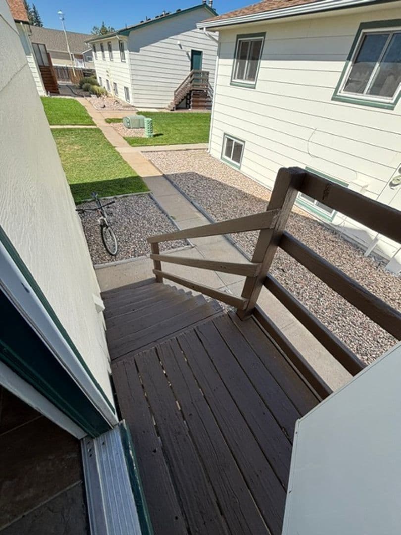 Cheyenne Apartment: 402 Miller Lane