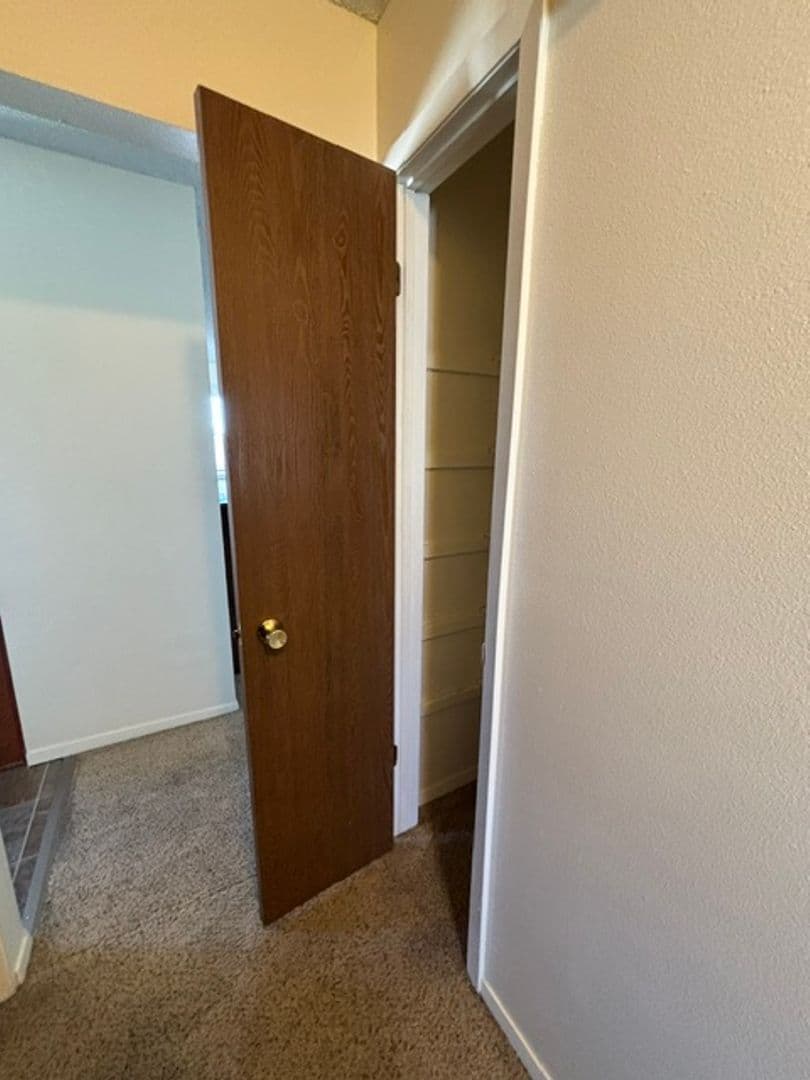 Cheyenne Apartment: 402 Miller Lane