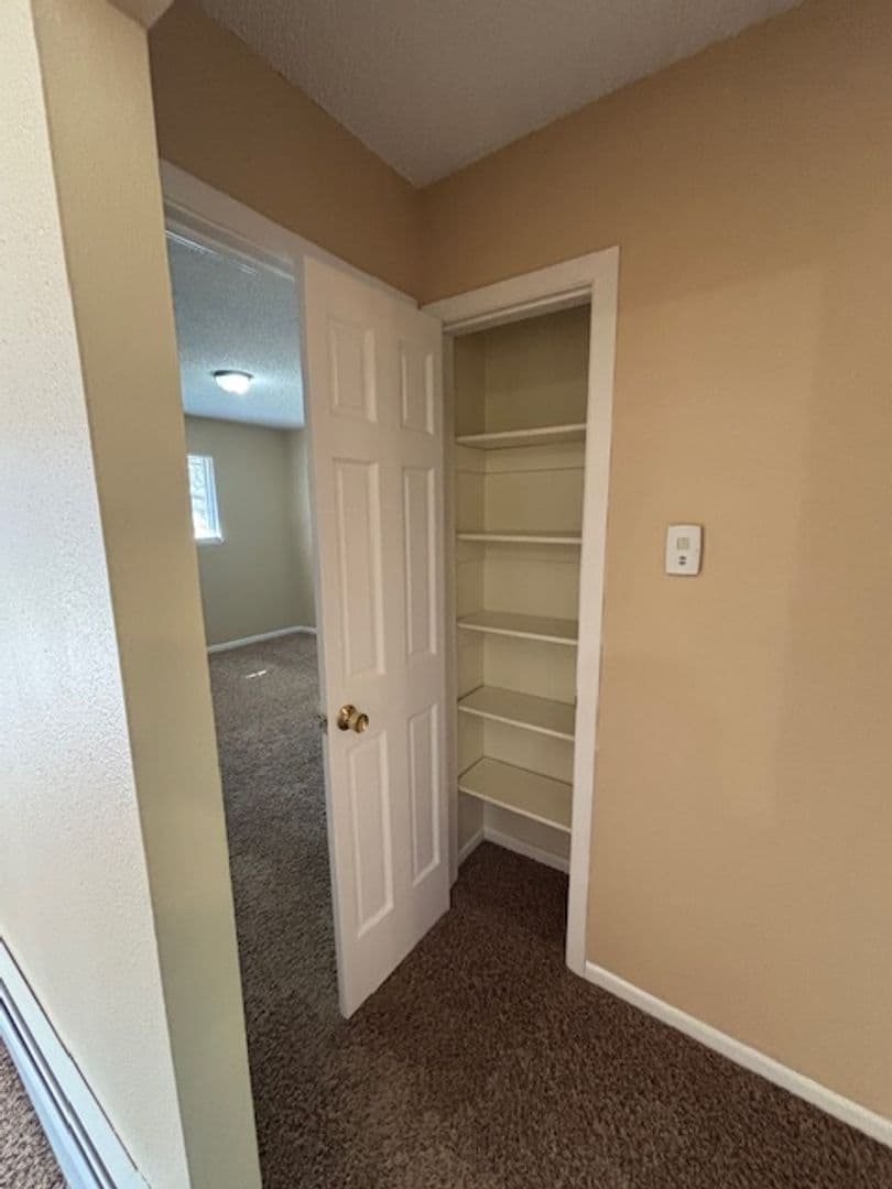 Cheyenne Apartment: 4712 E. 12th St.