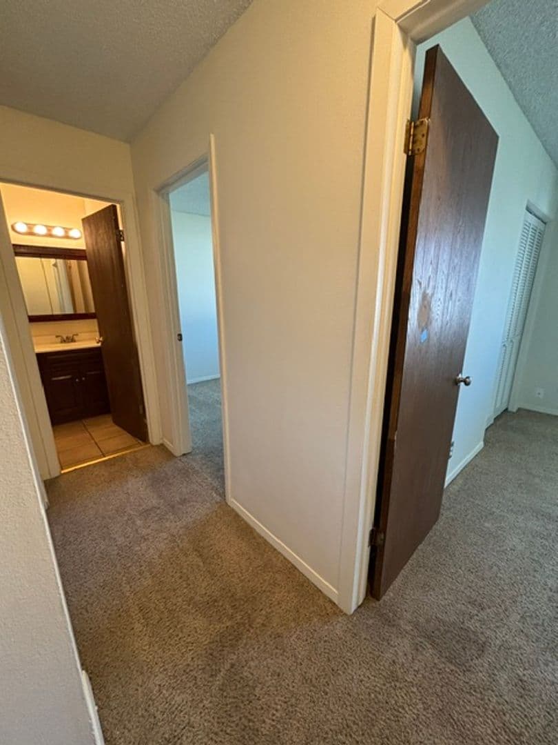 Cheyenne Apartment: 402 Miller Lane