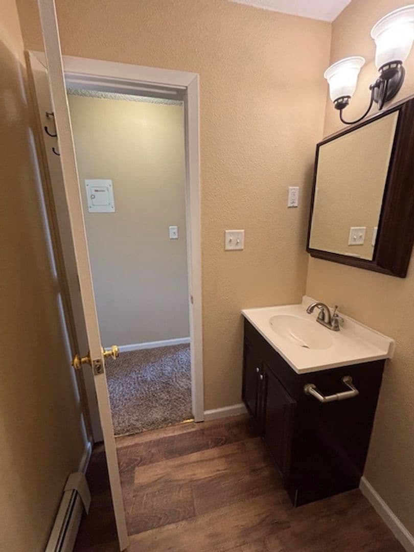 Cheyenne Apartment: 4712 E. 12th St.
