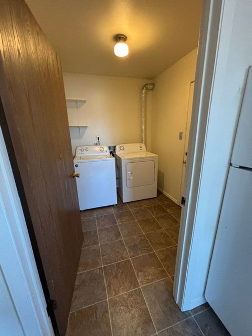 Cheyenne Apartment: 402 Miller Lane