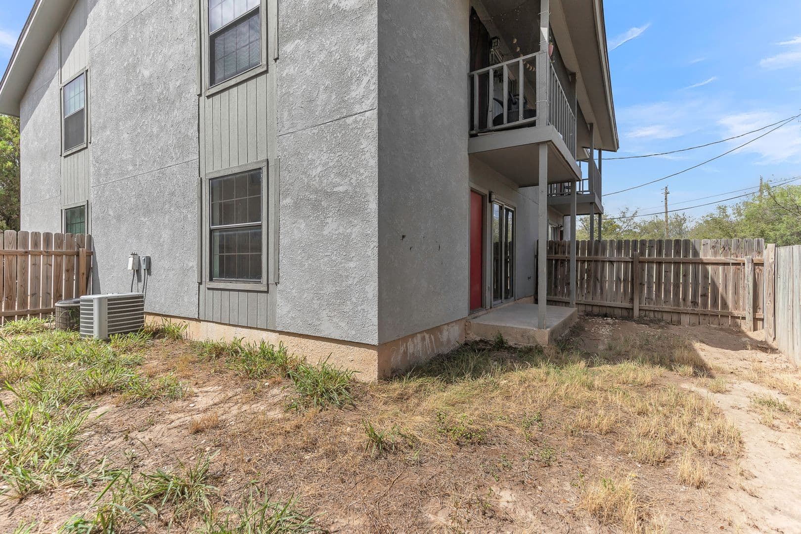 Del Rio Apartment: 107 Shannon Circle