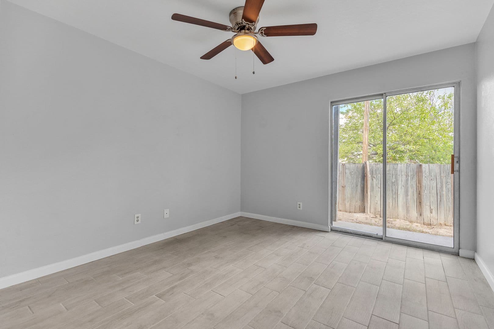 Del Rio Apartment: 107 Shannon Circle