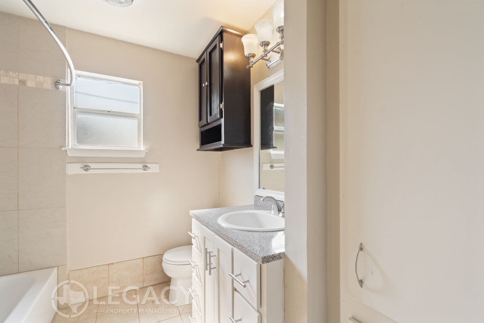 Del Rio Apartment: 104 Shannon Circle