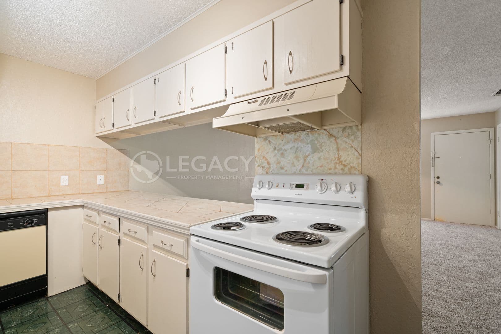 Del Rio Apartment: 104 Shannon Circle