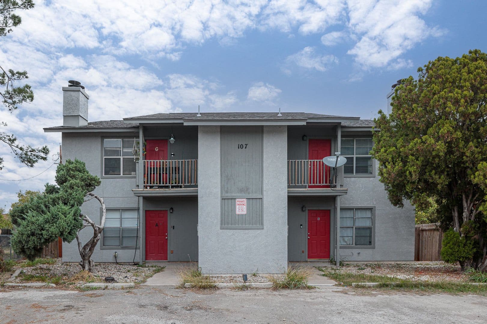 Del Rio Apartment: 107 Shannon Circle