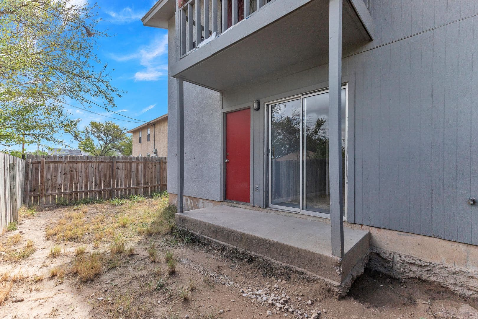 Del Rio Apartment: 107 Shannon Circle