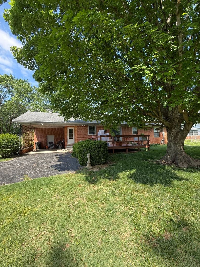 Hopkinsville House: 416 Blane Drive