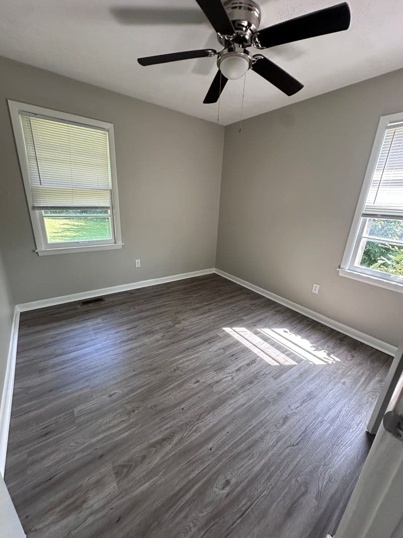 Hopkinsville House: 7043 Forest Park Blvd.