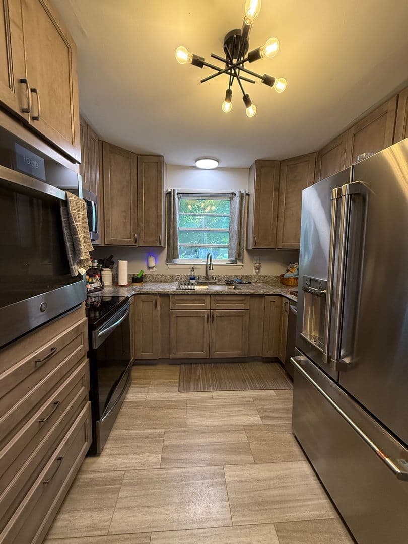 Hopkinsville House: 416 Blane Drive