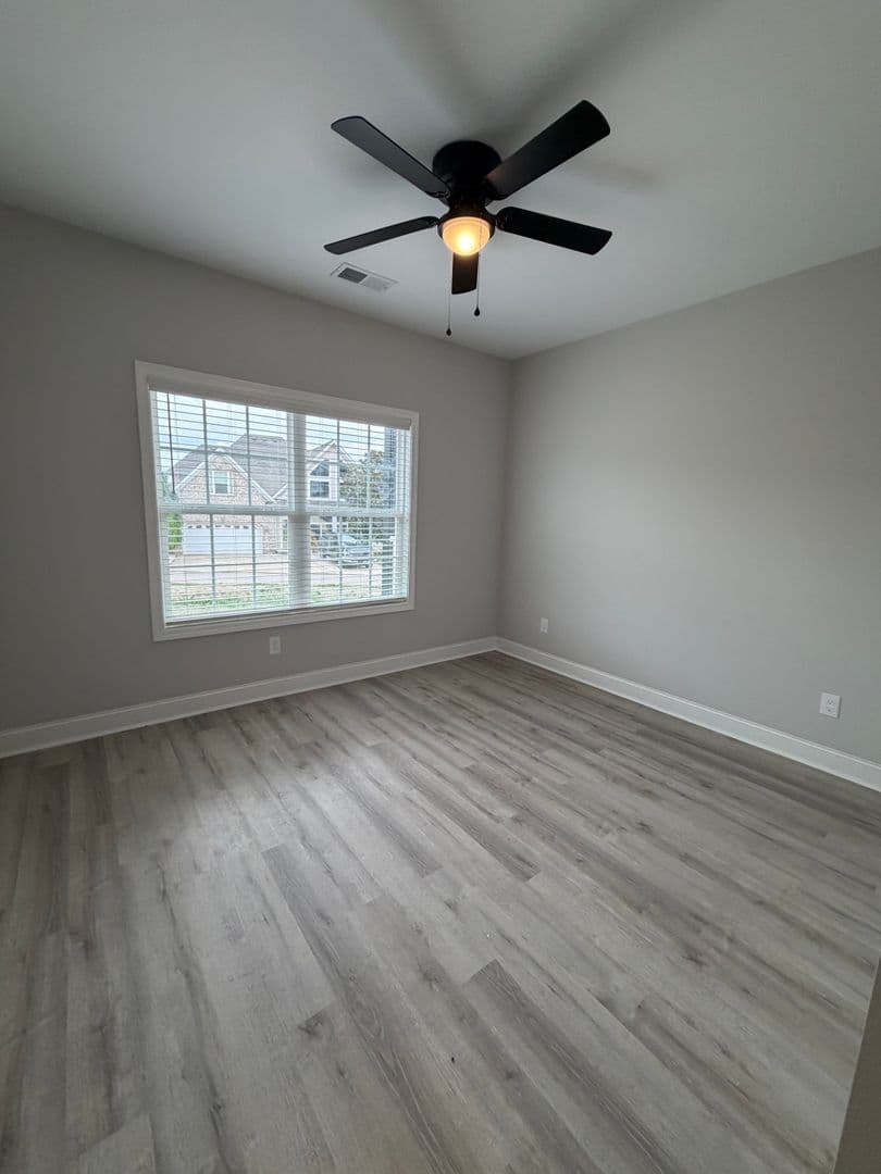 Bowling Green Apartment: 308 Hillview Mills - 114-308 Hillview Mills, Apt 114