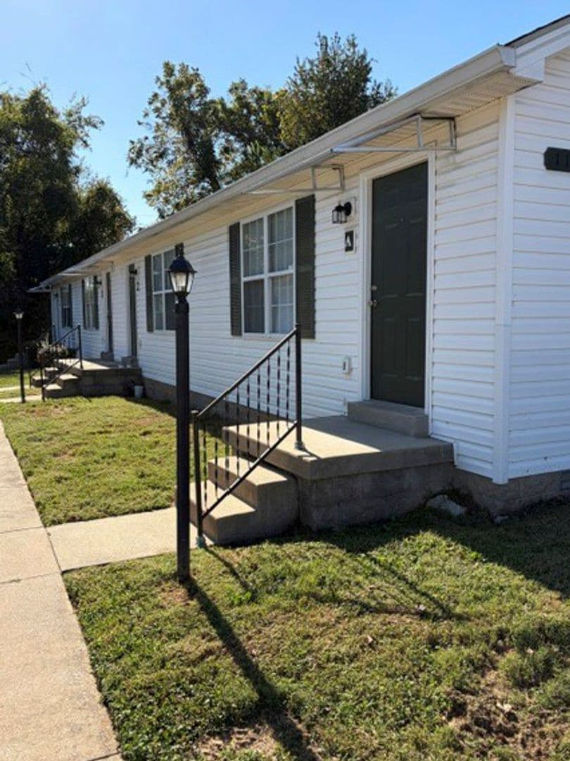 Bowling Green Apartment: 116 Amy Avenue
