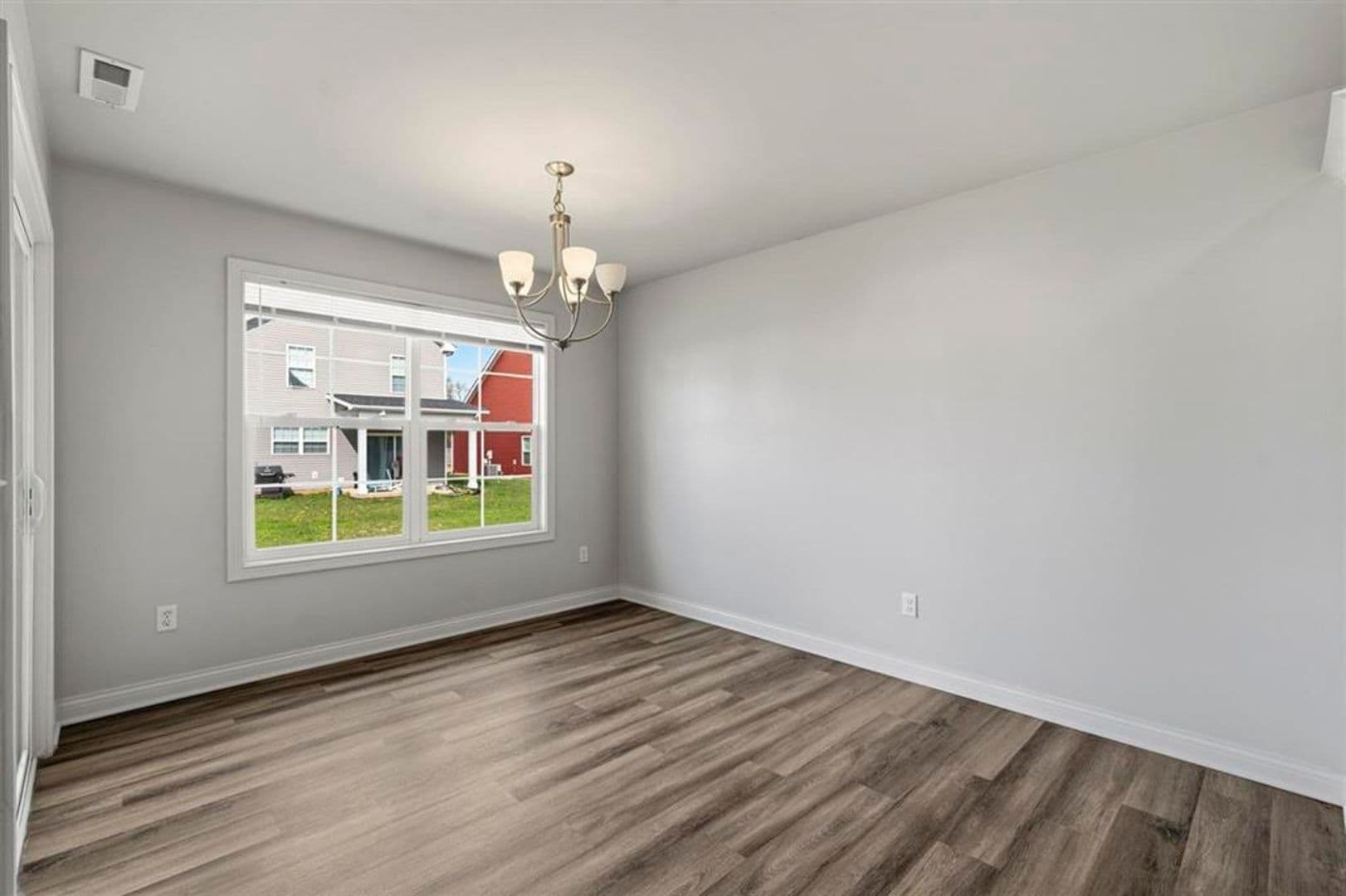 Bowling Green House: 7191 Seagraves Ct