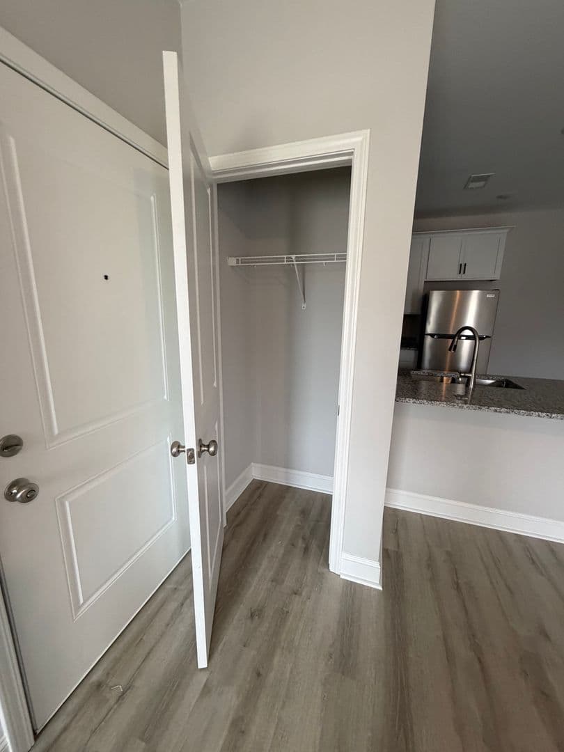 Bowling Green Apartment: 308 Hillview Mills - 114-308 Hillview Mills, Apt 114