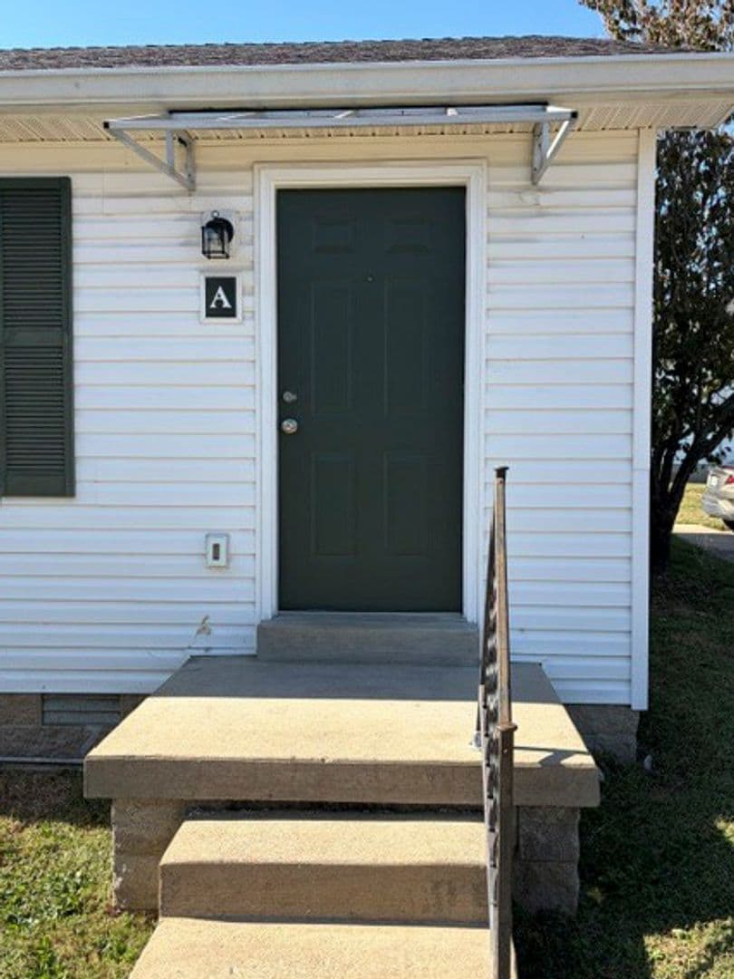 Bowling Green Apartment: 116 Amy Avenue