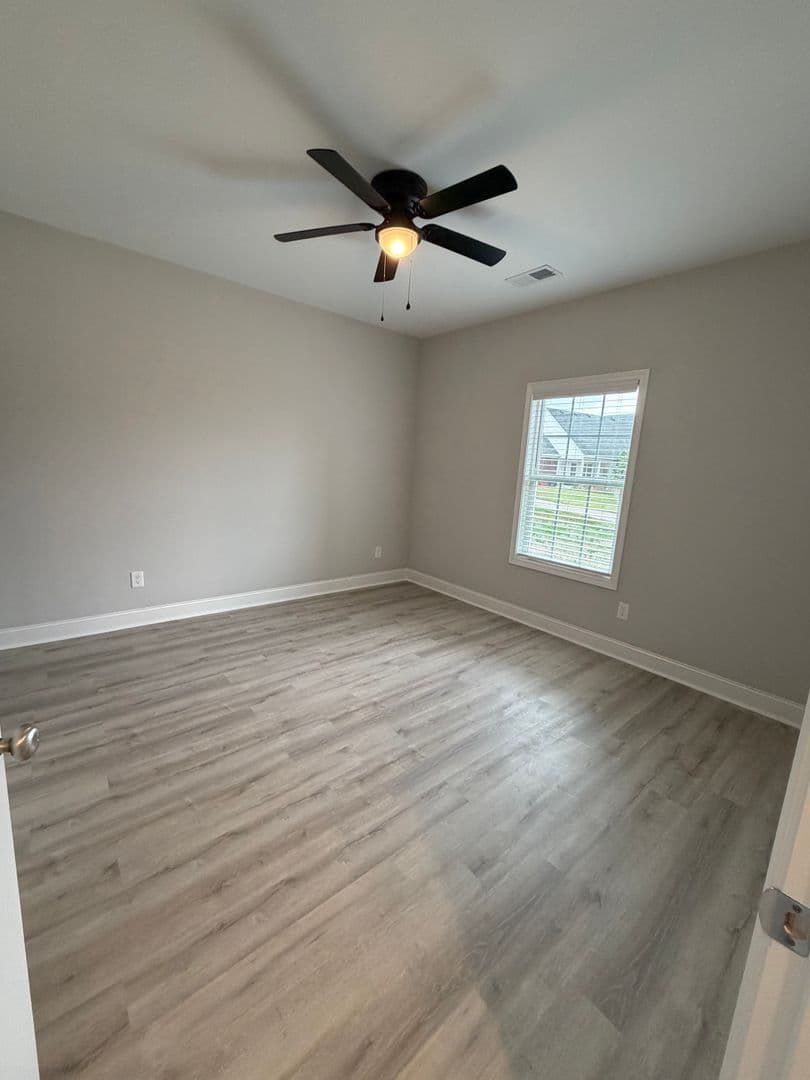 Bowling Green Apartment: 308 Hillview Mills - 114-308 Hillview Mills, Apt 114
