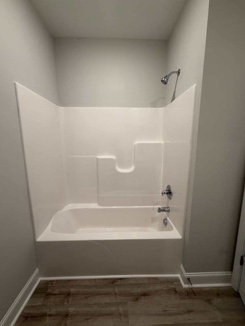 Bowling Green Apartment: 308 Hillview Mills - 114-308 Hillview Mills, Apt 114