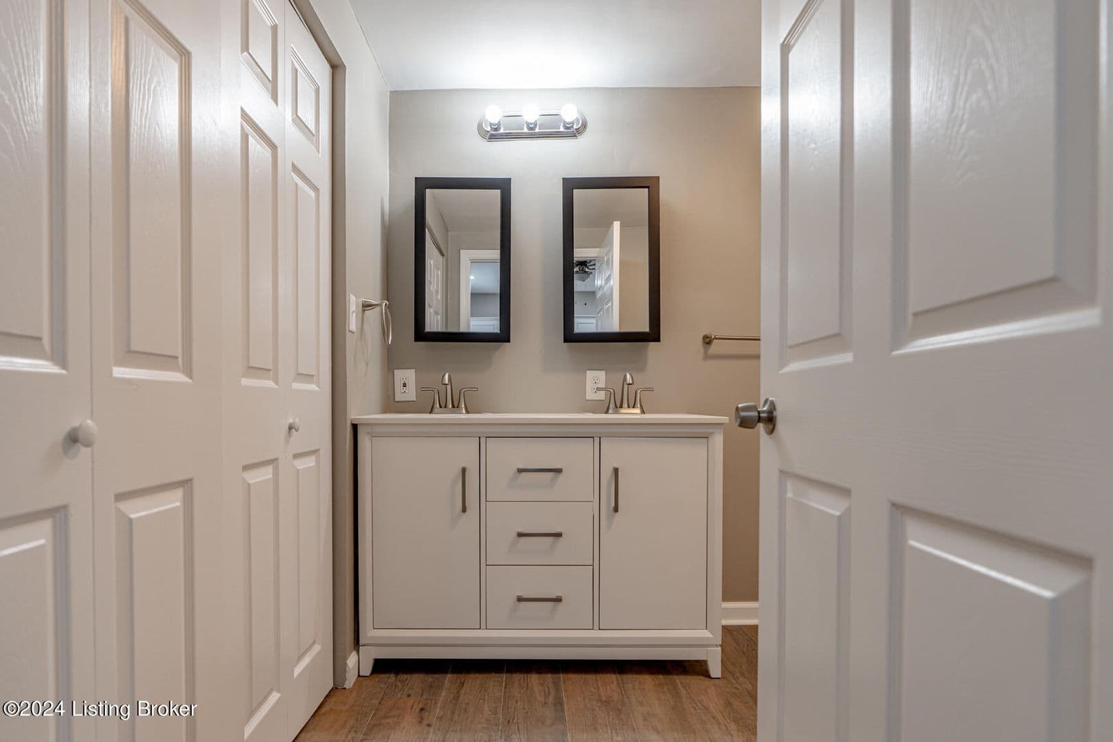 Louisville House: 1246 Schiller Avenue