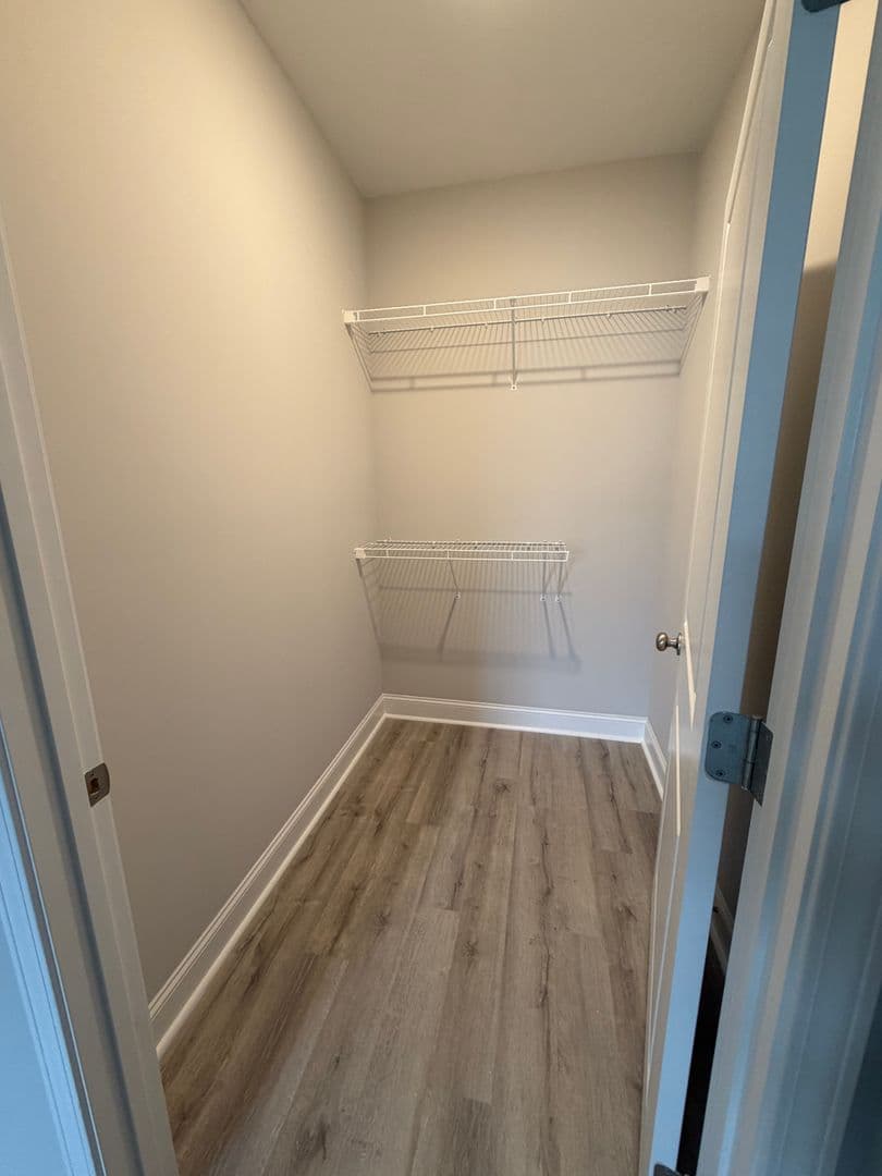 Bowling Green Apartment: 308 Hillview Mills - 114-308 Hillview Mills, Apt 114