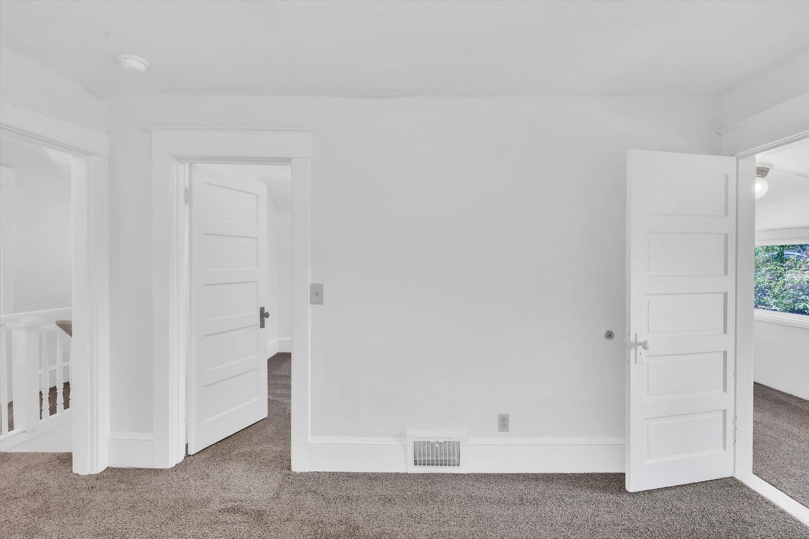Portland Apartment: 921-923 SE Mall St