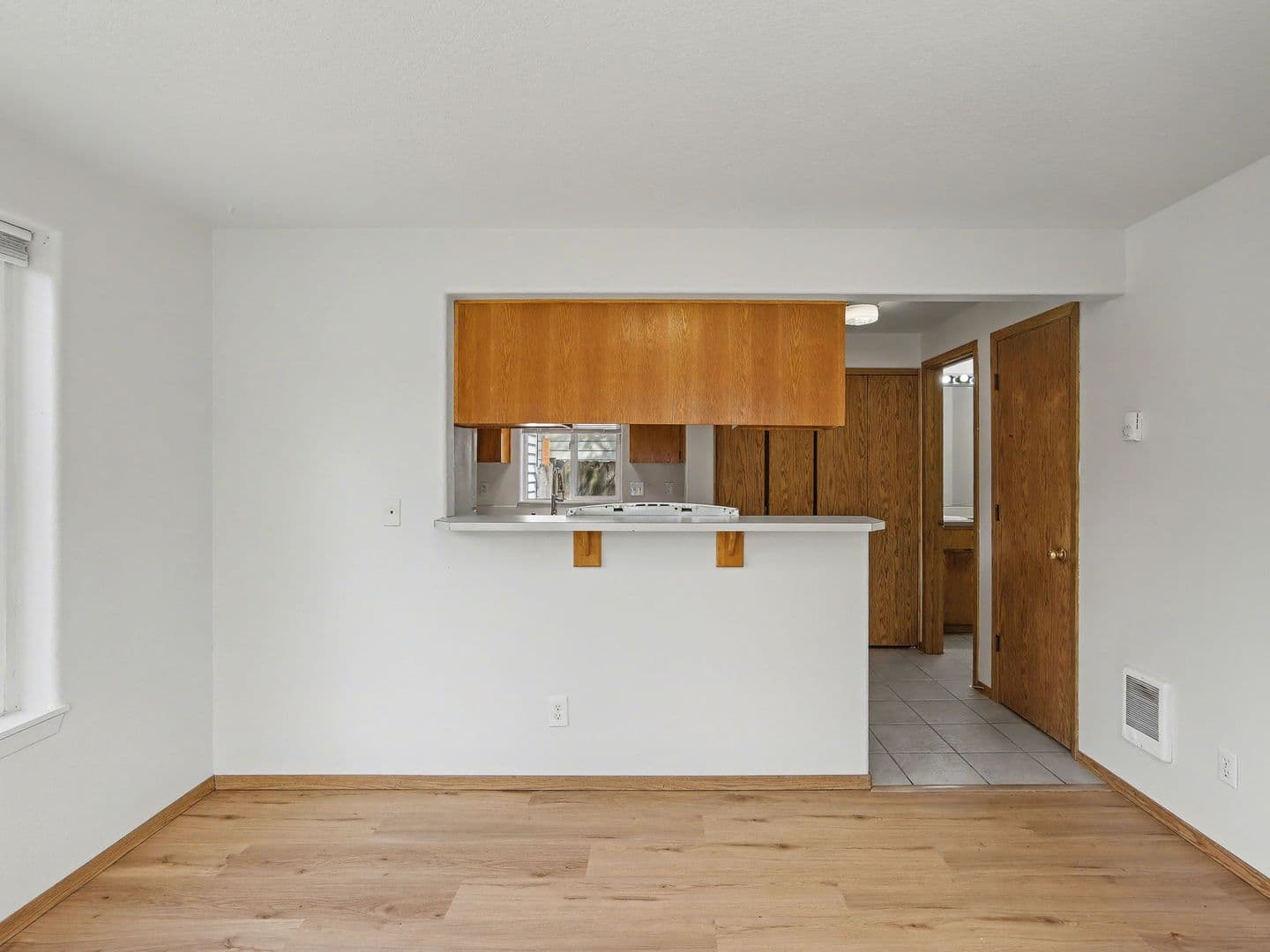 Portland Apartment: 9806 SE Henry St, #1-3