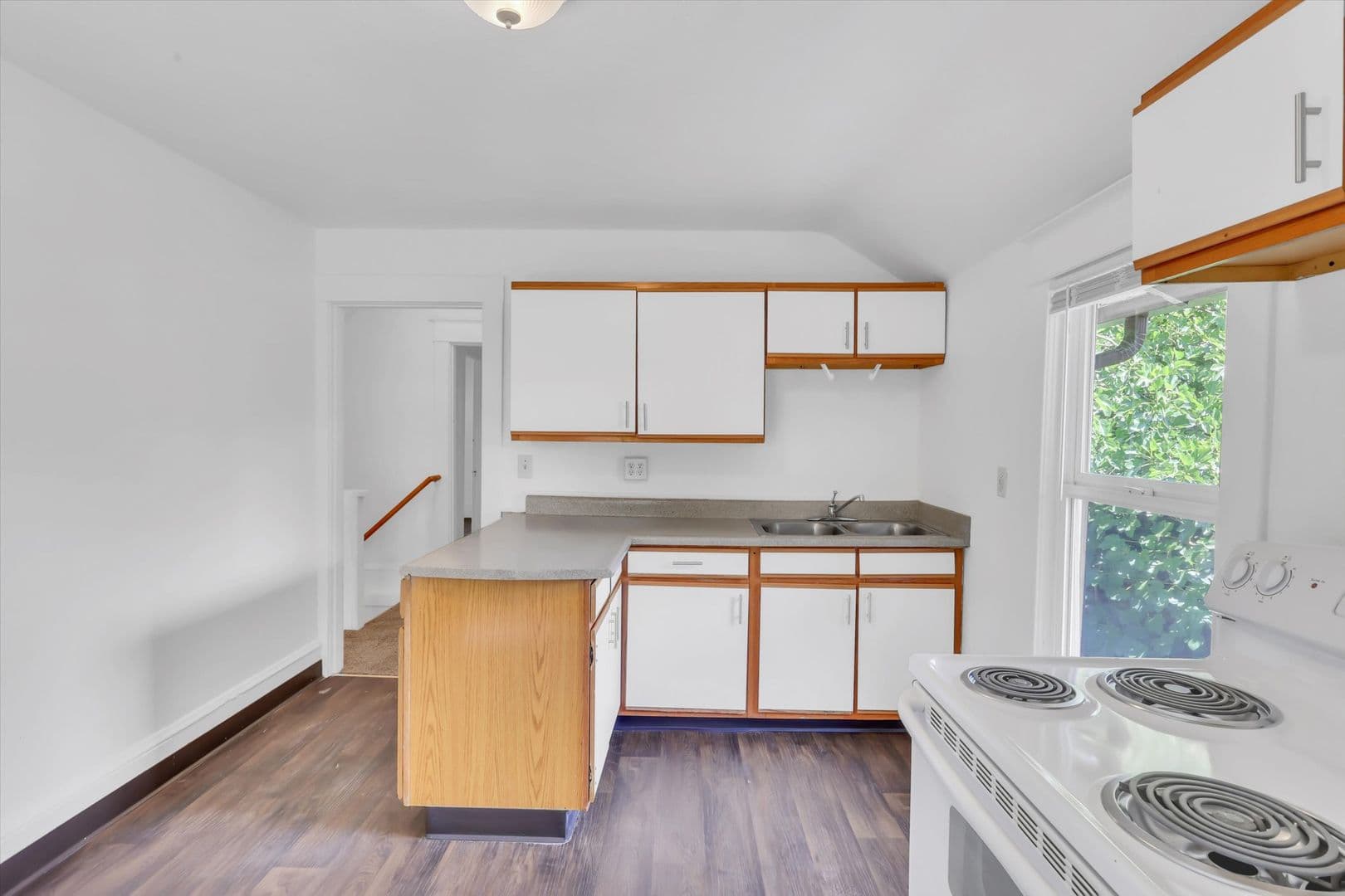 Portland Apartment: 921-923 SE Mall St