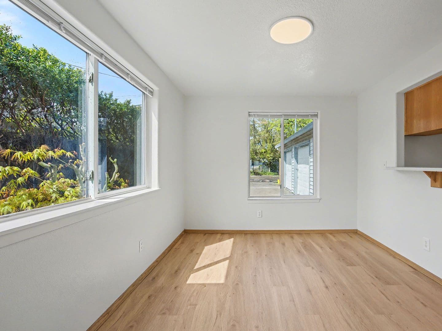Portland Apartment: 9806 SE Henry St, #1-3