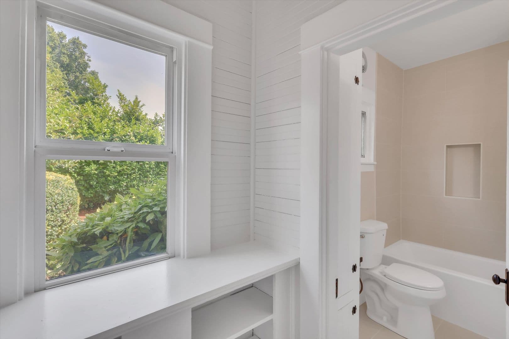 Portland Apartment: 921-923 SE Mall St