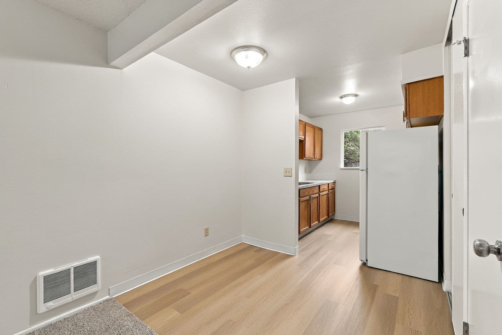 Portland Apartment: 3832 SE Center ST