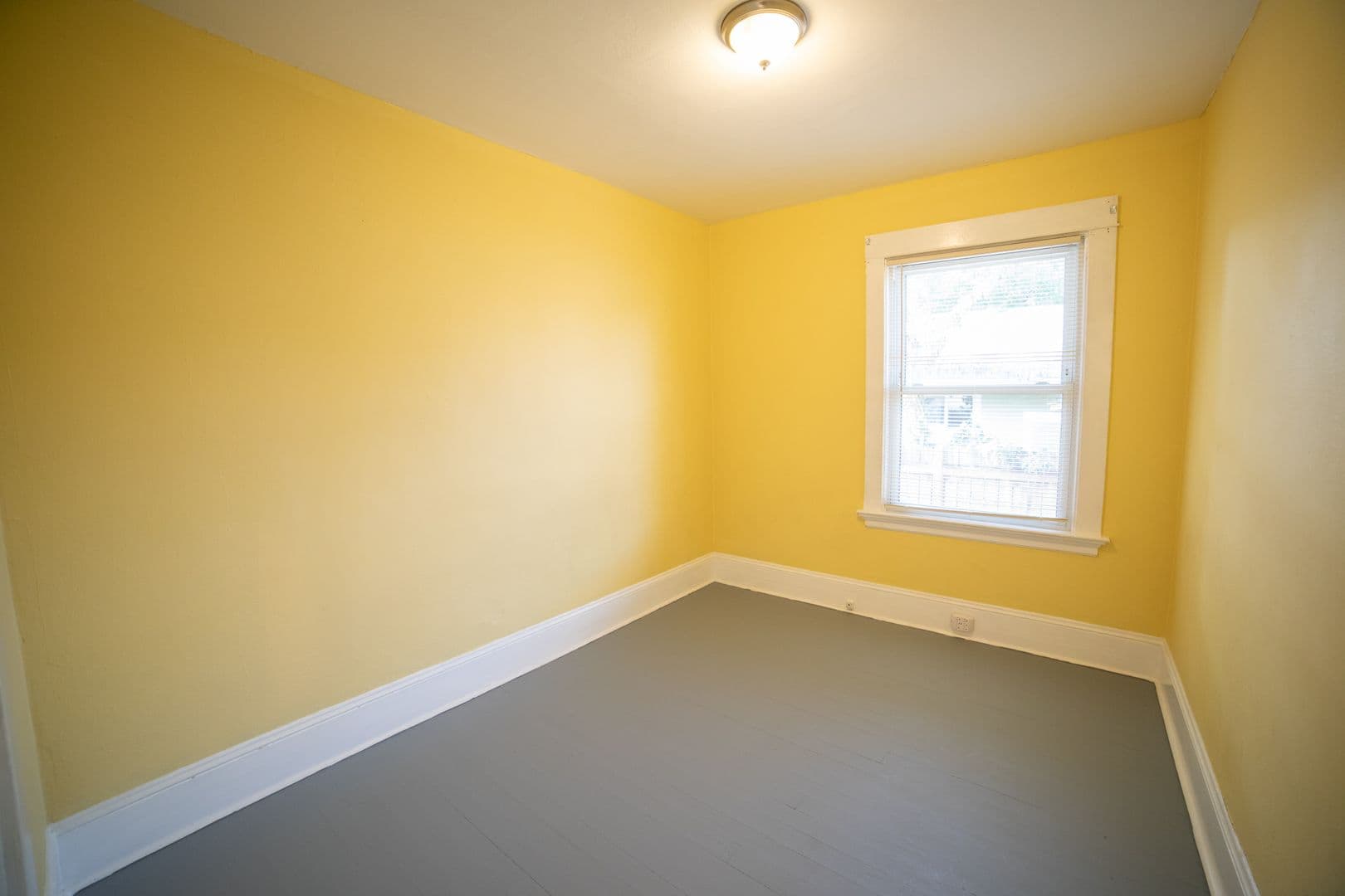 Portland Apartment: 5114 SE Holgate Blvd