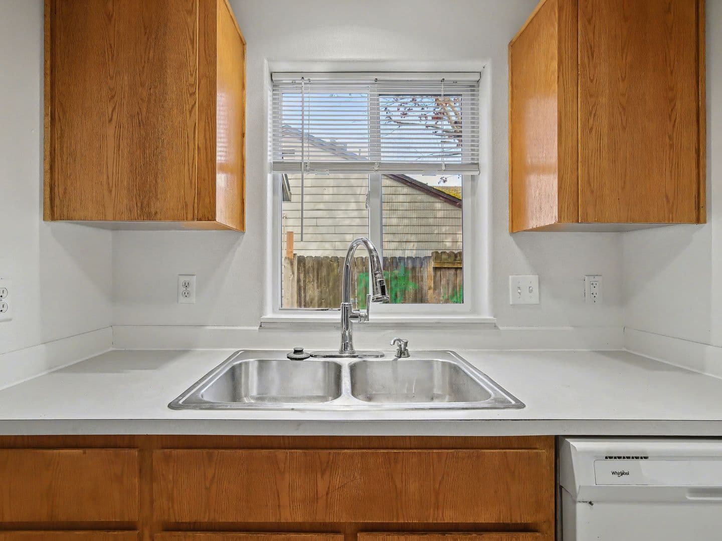 Portland Apartment: 9806 SE Henry St, #1-3