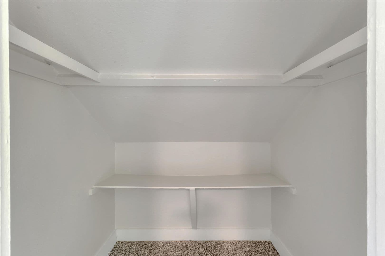 Portland Apartment: 1712 SE Stark ST