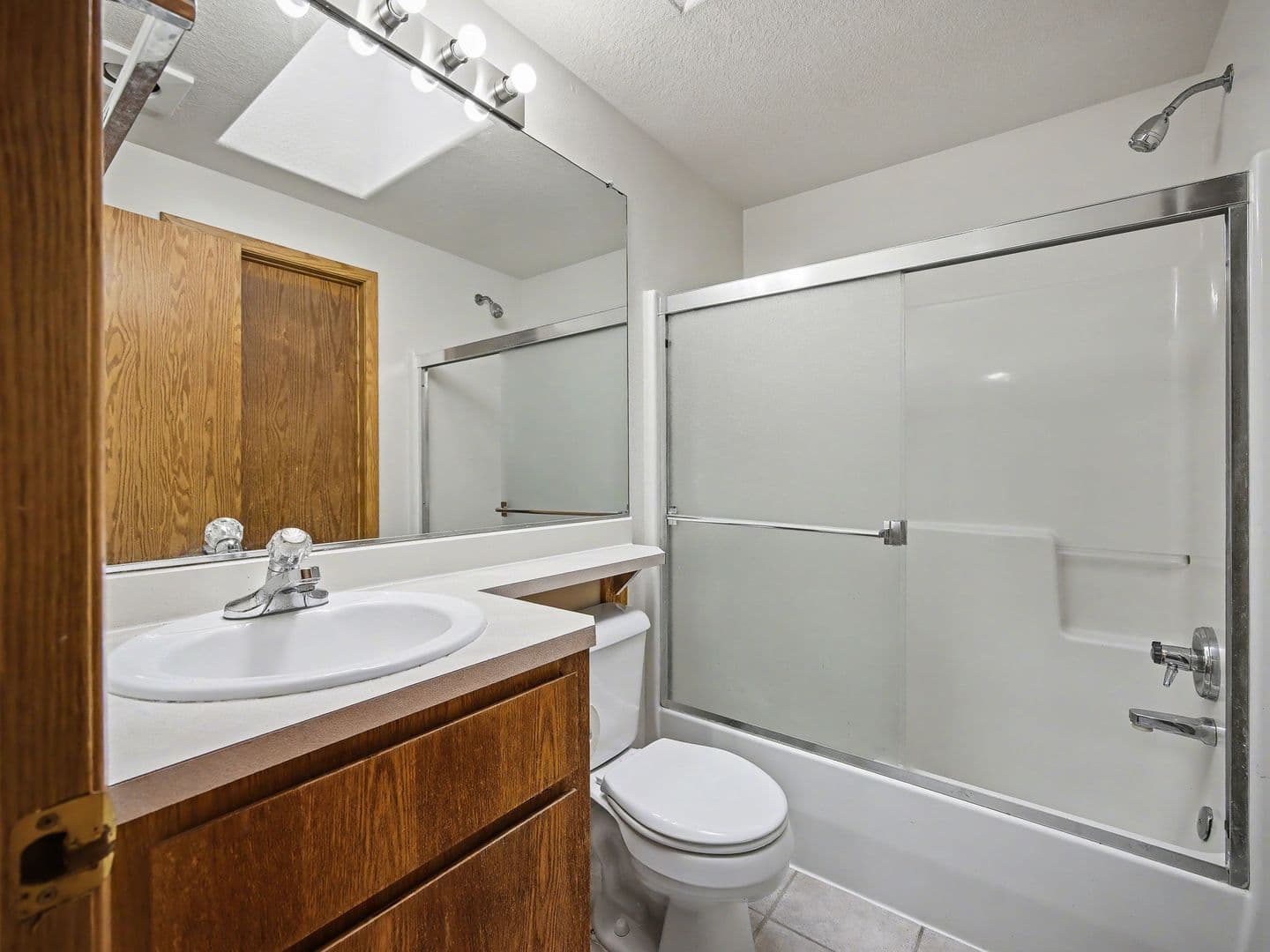 Portland Apartment: 9806 SE Henry St, #1-3