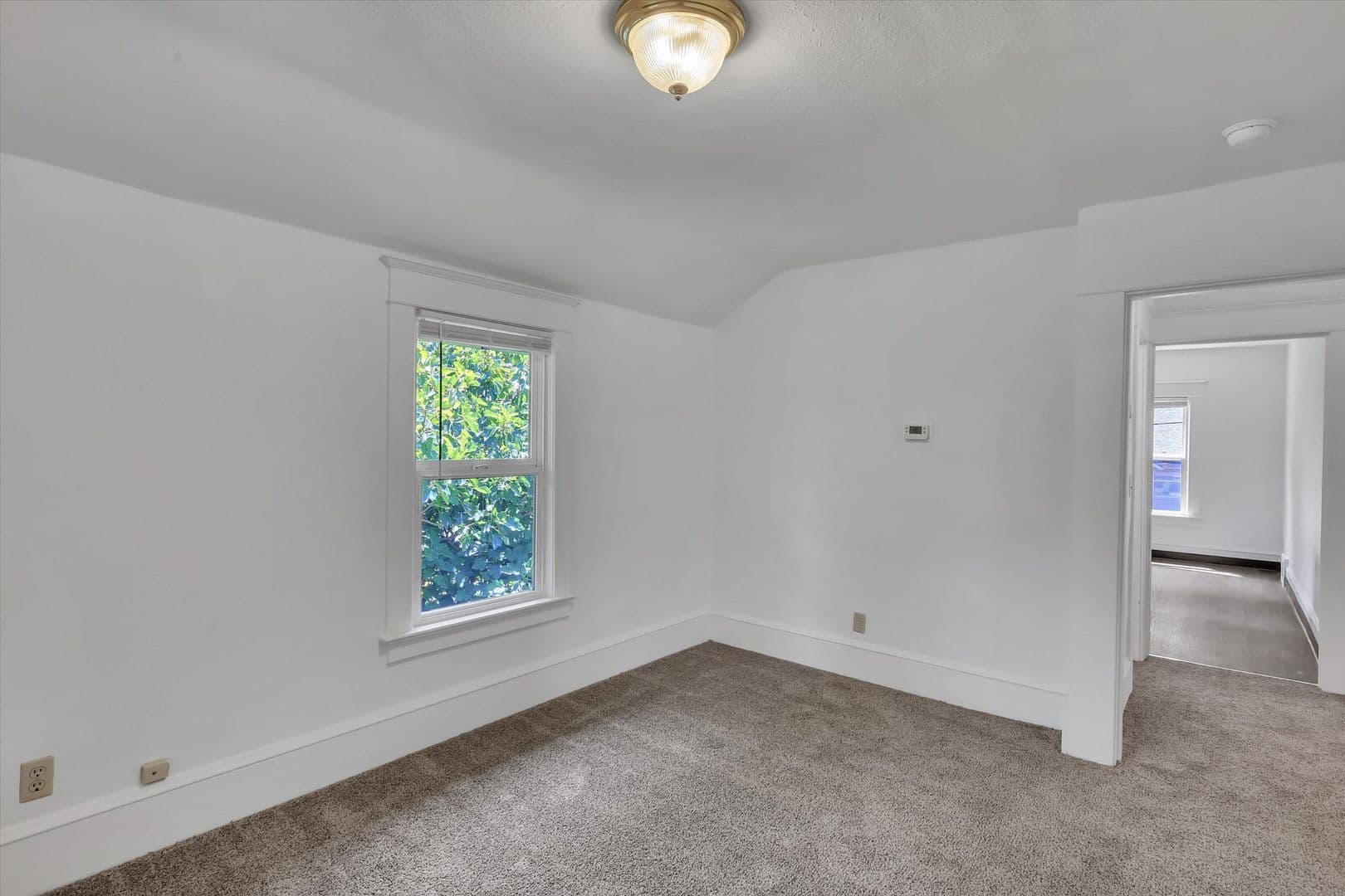 Portland Apartment: 921-923 SE Mall St