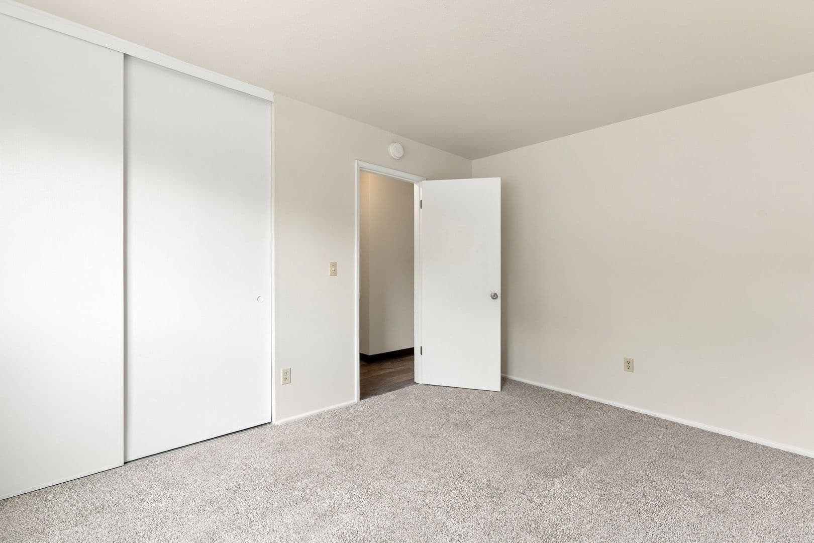 Portland Apartment: 3832 SE Center ST