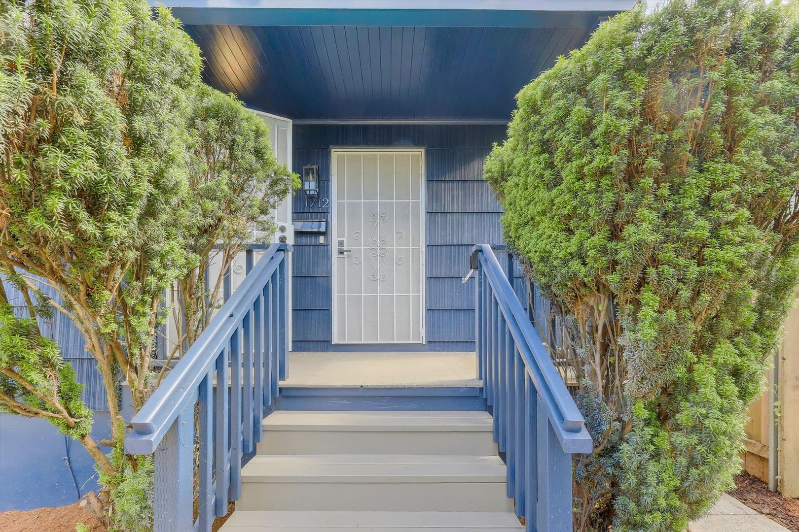 Portland Apartment: 1712 SE Stark ST