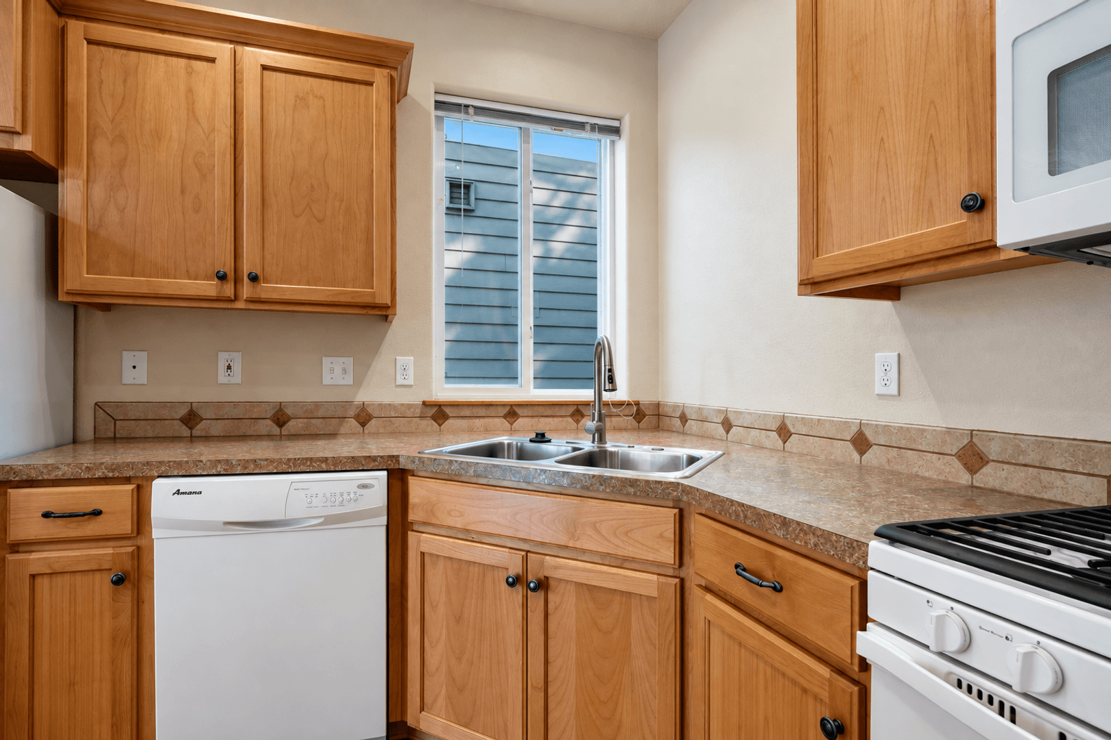Oregon City House: 14177 Russ Wilcox Way