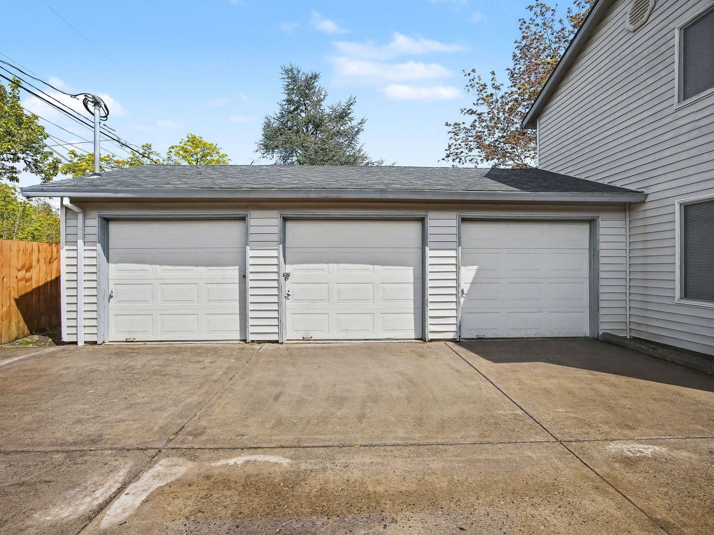 Portland Apartment: 9806 SE Henry St, #1-3