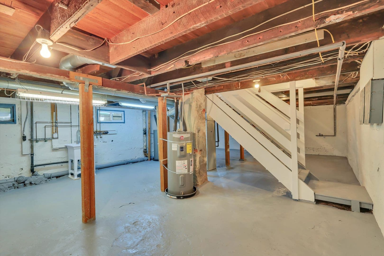 Portland Apartment: 921-923 SE Mall St