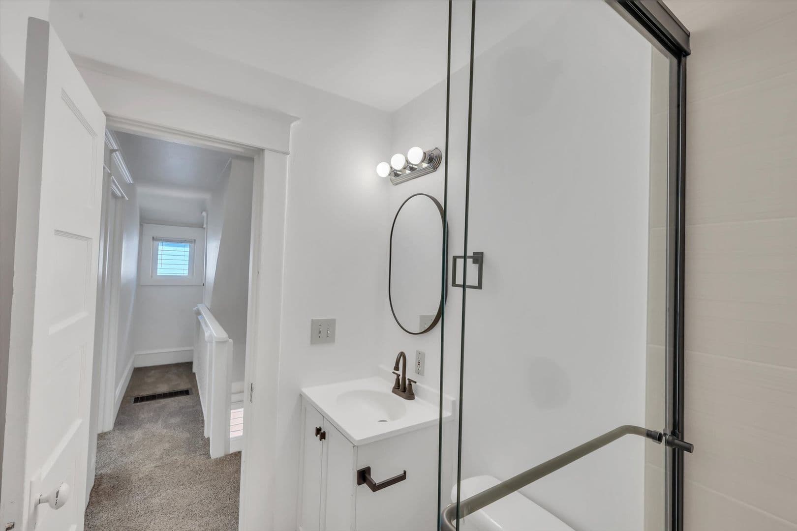 Portland Apartment: 921-923 SE Mall St